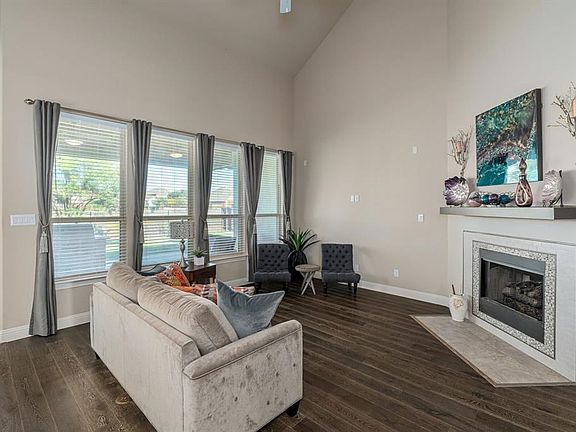 3rd image of 3080 Ida Dr