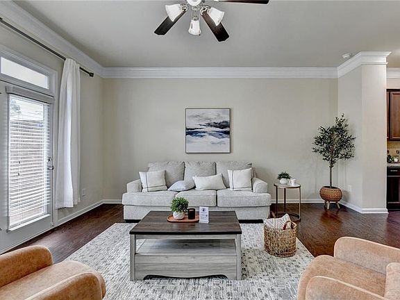 3rd image of 2634 Portbury Pl NE