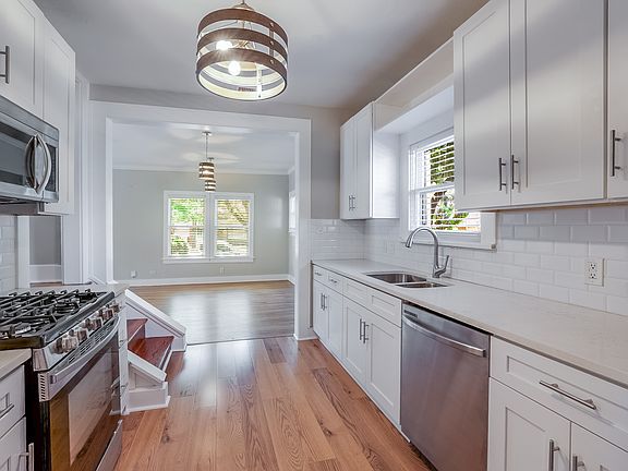 5th image of 3125 Odessa Ave