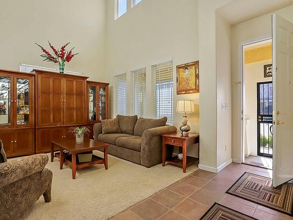 4th image of 648 Esther Way