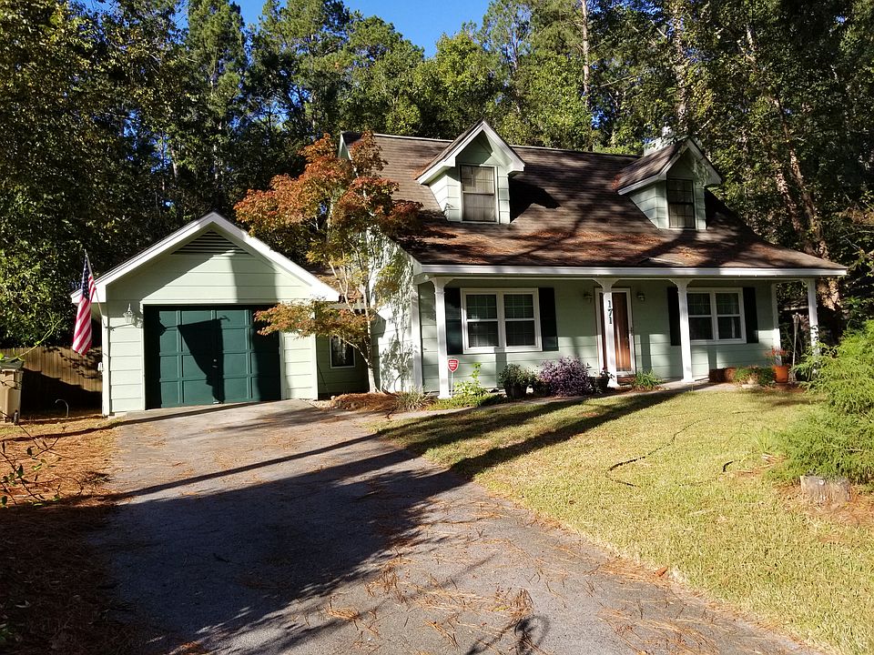Low country style on high lot
