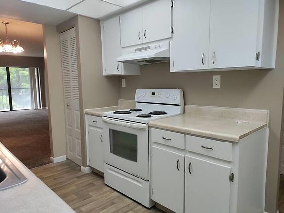 2nd image of 2900 Cove Cay Dr #3D-1