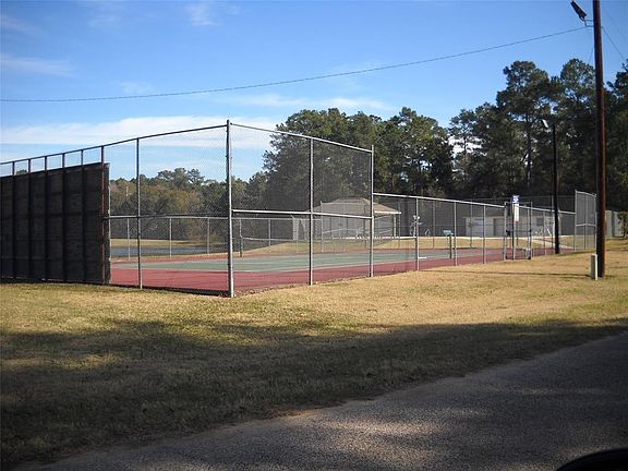 5th image of 102 Oak Hollow Blvd