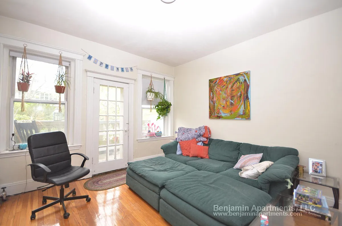 Building Photo - 9 Egremont Rd #18