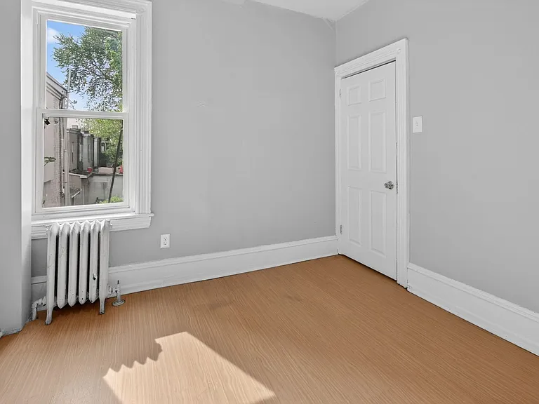 864 E Chelten Ave — Photo 15