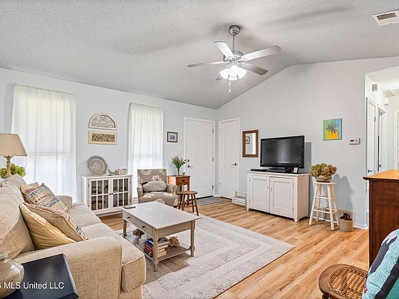 4th image of 4227 Highgate Dr