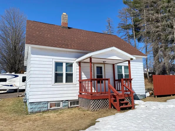 300 Gold St, Ishpeming, MI 49849