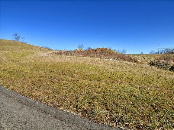2nd image of 4000 Bloomsbury Ct Lot 4