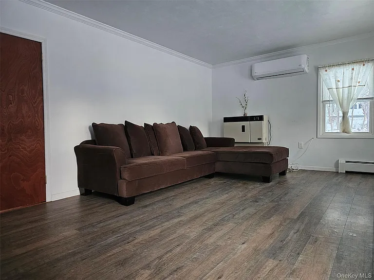 1110 Route 211 W — Photo 3