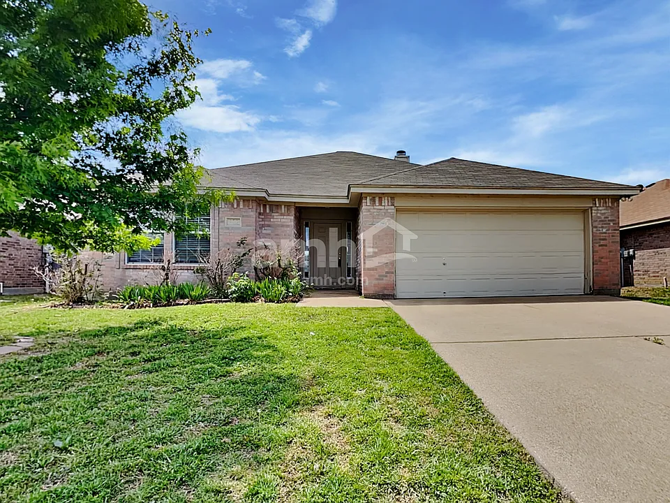 955 Aaron Dr