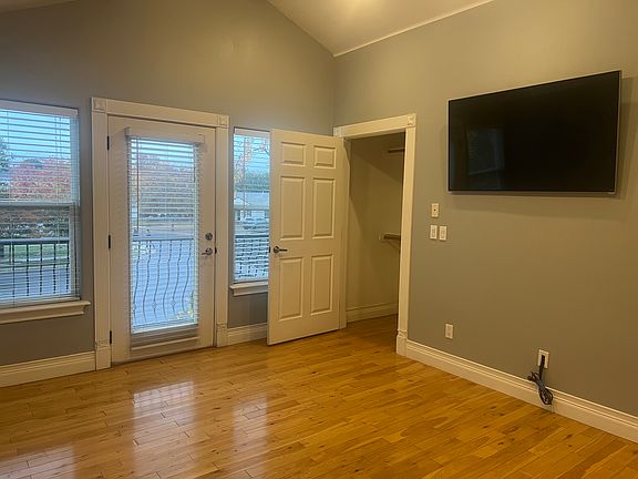 5th image of 639 Pine Ave