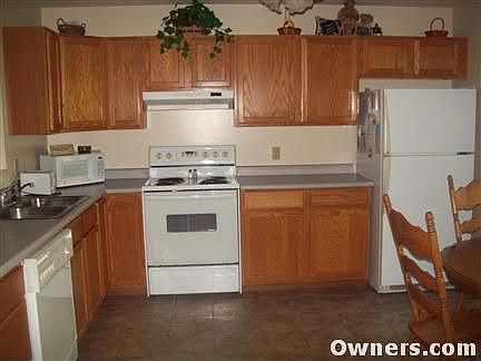 Eat in Kitchen with Bay Window