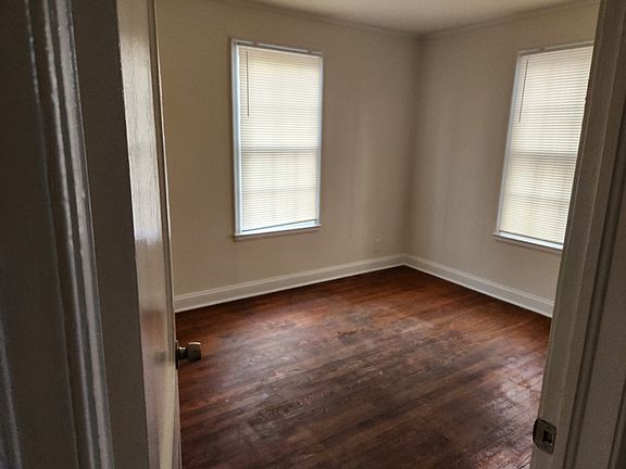 3rd image of 342 Pine St NE #B