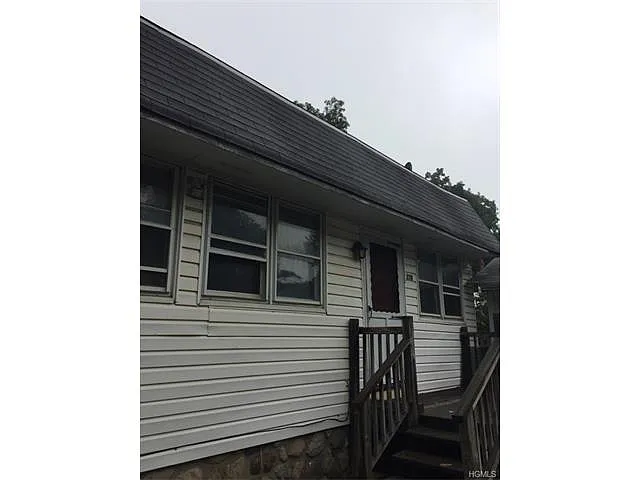 27 Firwood Rd S photo 1