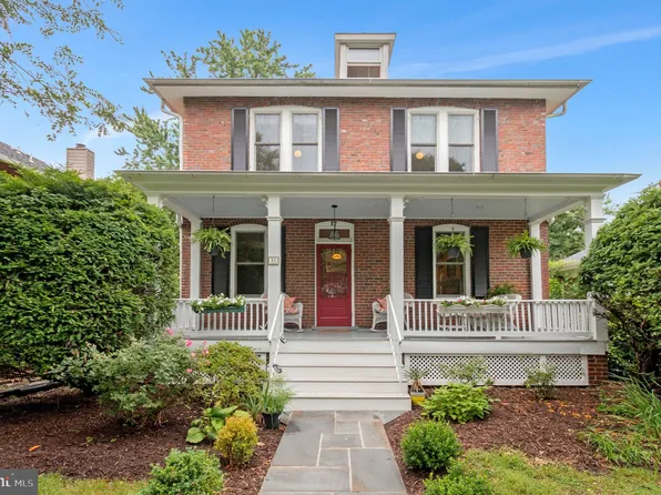 17 Cedar St, Alexandria, VA 22301