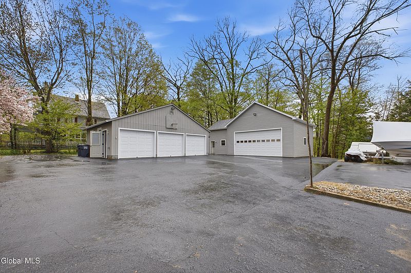 2nd image of 42 Horicon Avenue