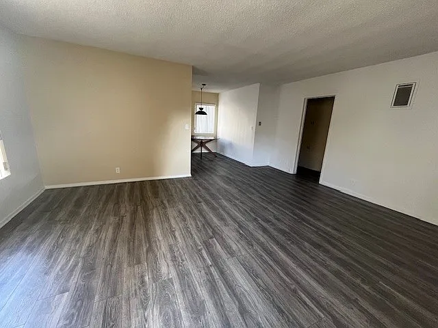1327 Berkeley — Photo 14