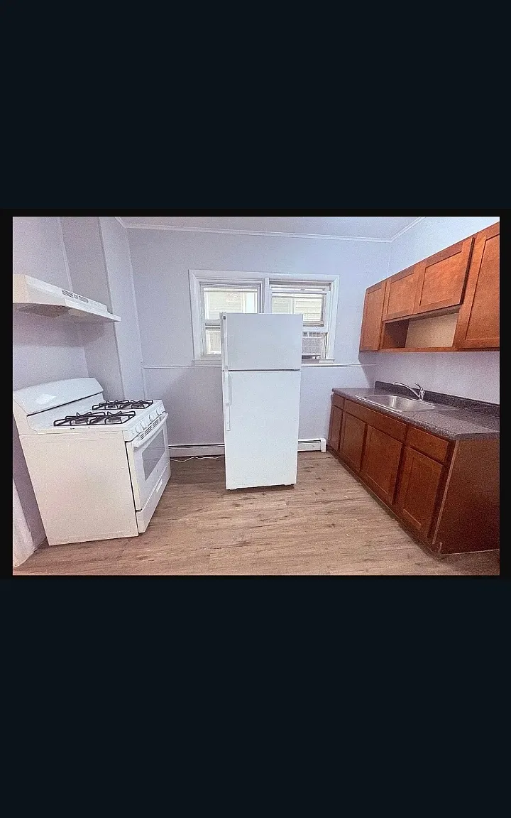 2 bed, $1,950 — Photo 1