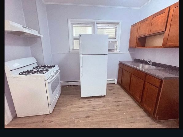 27 Parker Ave #2R