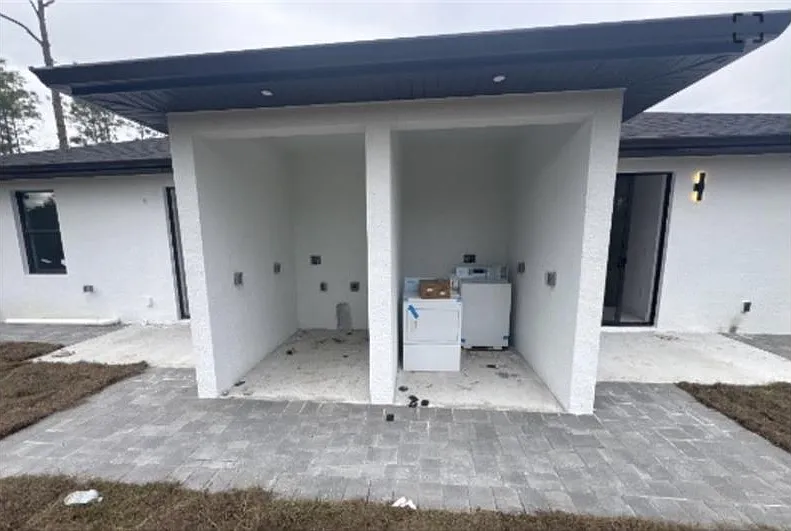 1 bed, 300 sqft, $750 — Photo 3