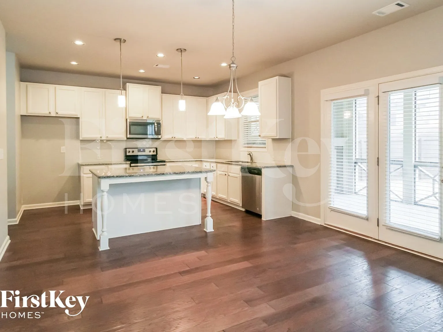 4 bed, 2.5 bath, 2618 sqft, $2,675 — Photo 4