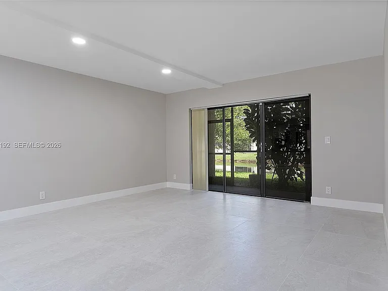 193 Lakeview Dr #103 — Photo 18
