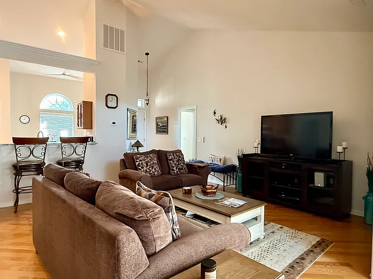 7401 Hermitage Ln — Photo 9