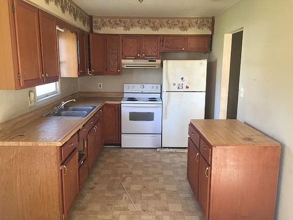 4th image of 21143 Adams Cir