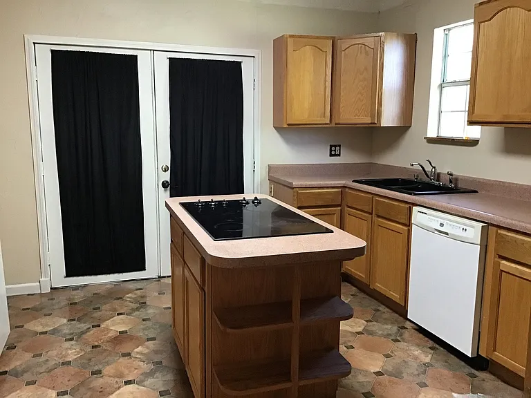 8215 E Loop 1604 S — Photo 6