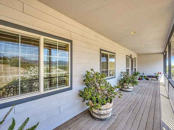 4th image of 5658 Arapaho Way