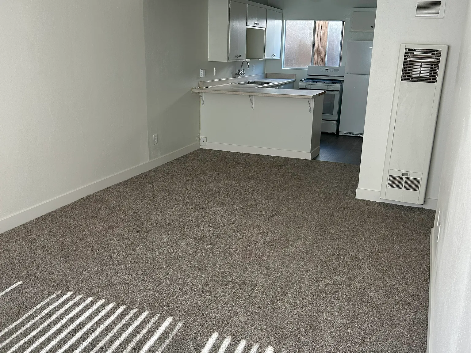 2 bed, 750 sqft, $2,295 — Photo 4