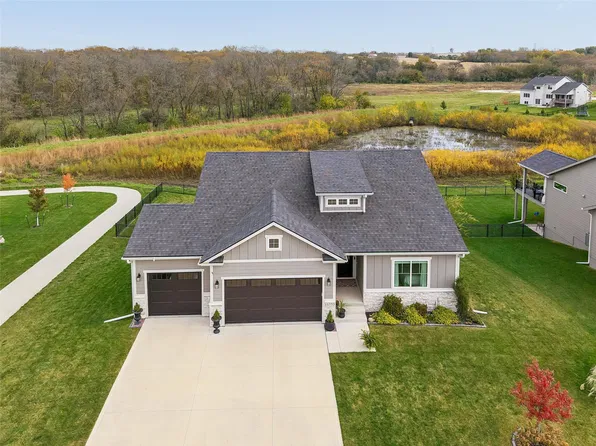 16333 Ironwood Ln, Urbandale, IA 50323
