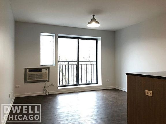 3rd image of 5401 N Winthrop Ave #5411403