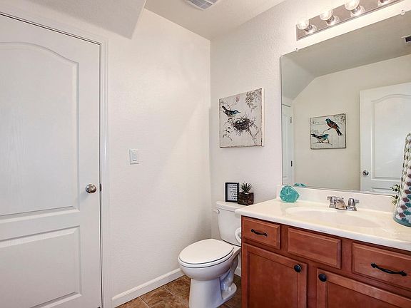 5th image of 1768 Branigan Ave