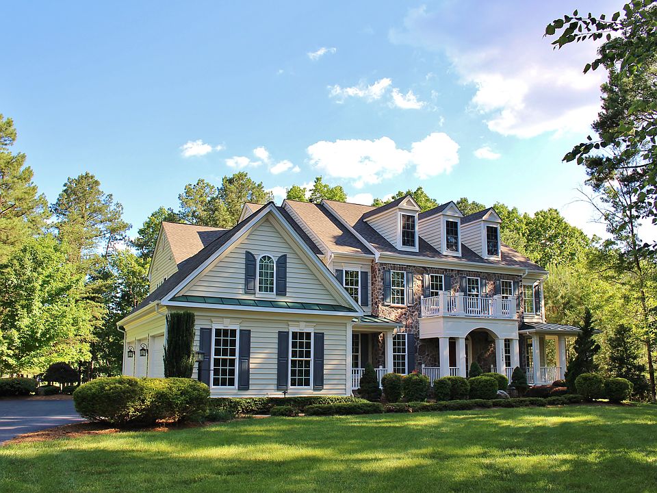 Fawn Lake Golf course home