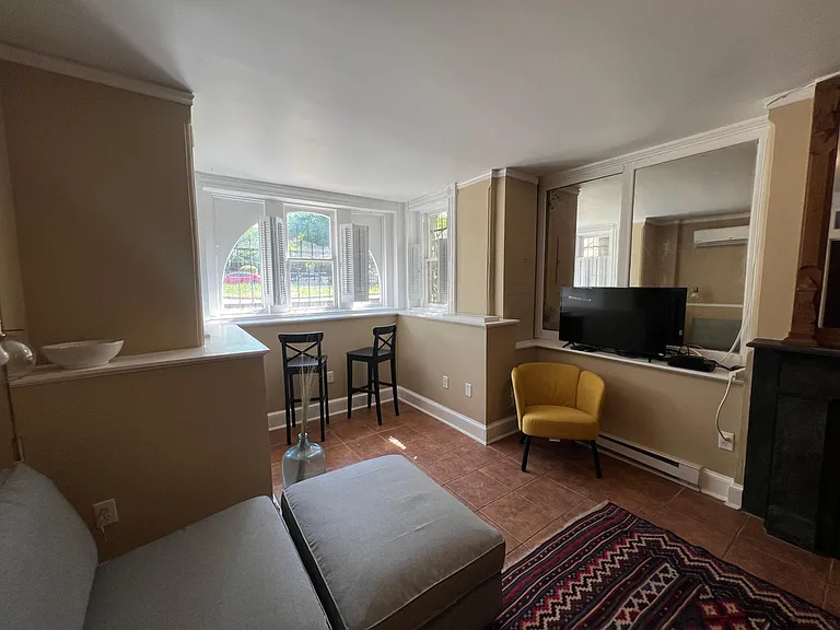 1006 E Capitol St NE #B — Photo 4