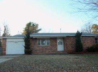 1402 White Rd, Springdale, AR 72762