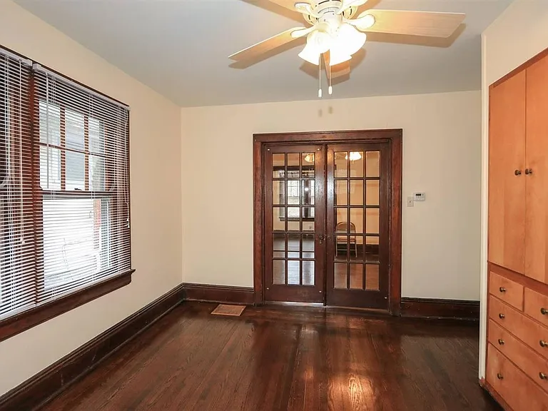 8457 Vorhees Ln — Photo 10