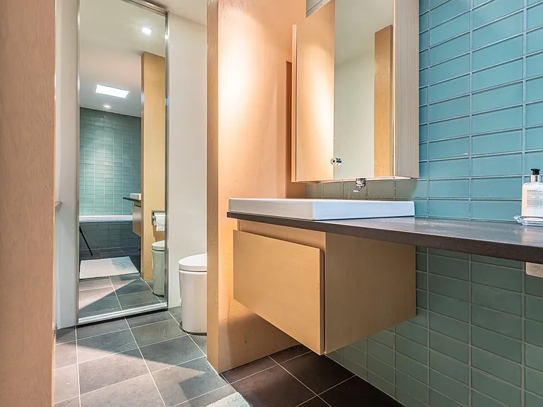 111 W Charlton St — Photo 31