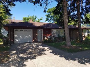 24 N Delaplaine Rd, Riverside, IL 60546