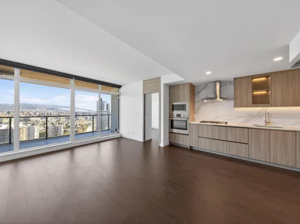 4890 Lougheed Hwy #3008, Burnaby, BC V5C 0N2