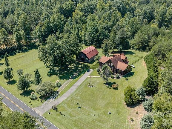 4th image of 1867 Bills Creek Rd