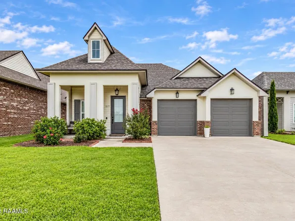 213 Whispering Meadows Rd, Broussard, LA 70518