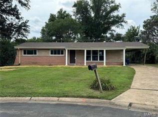 6 Queensbrook Pl, Saint Louis, MO 63132