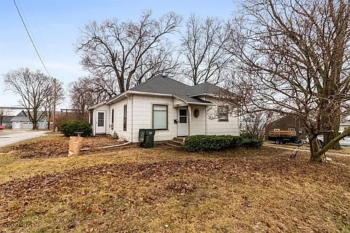1011 Evelyn St Photo 1