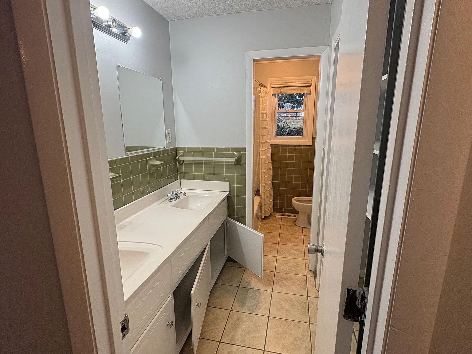 3 bed, 1066 sqft, $1,500 — Photo 3