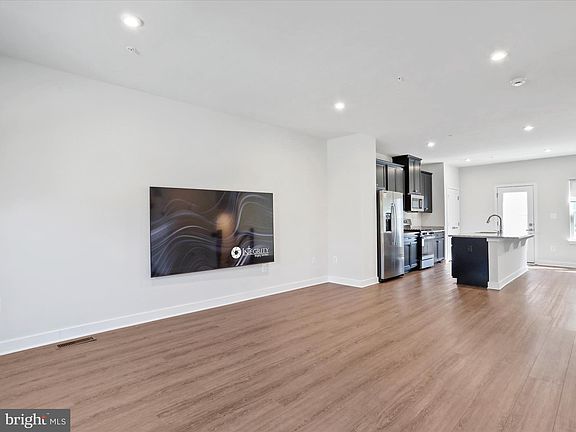 4th image of 6004 Bellamy Oaks Pl