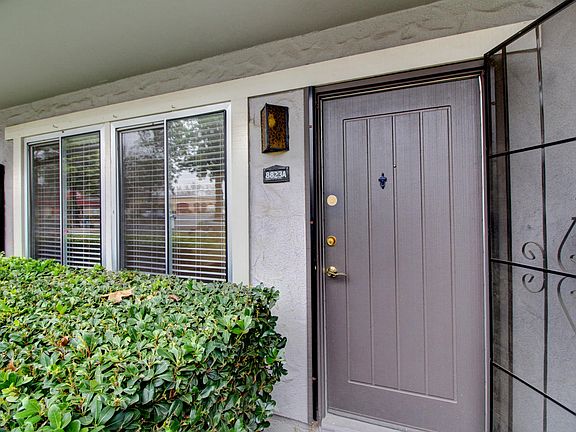 3rd image of 8823 Salmon Falls Dr Unit A
