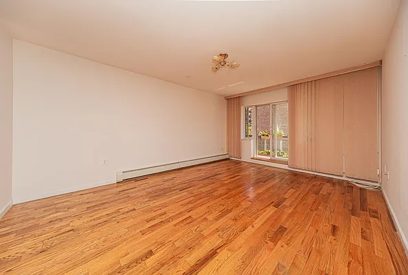 Sold by Maximillion Realty, Inc. | media 7