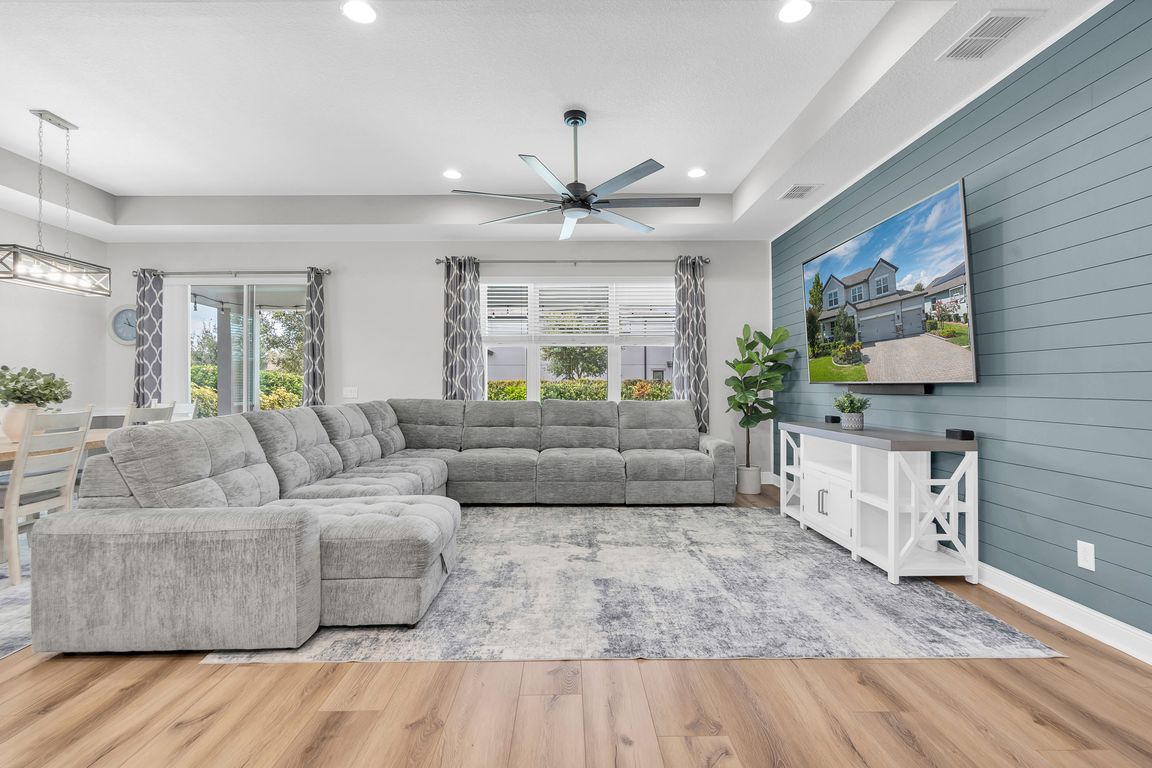 next background image